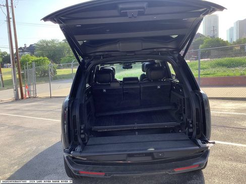 Used 2024 Land Rover Range Rover SV AWD/4WD image 10
