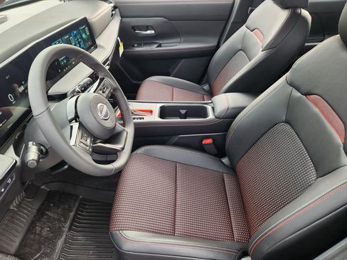New 2026 Nissan Kicks SR FWD image 10