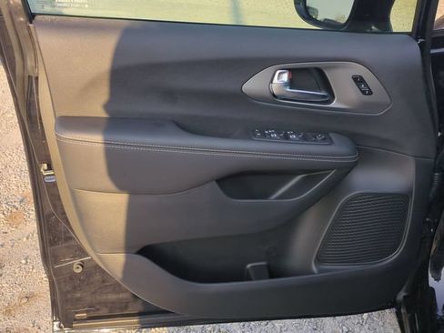 New 2026 Chrysler Pacifica Select w/ S Appearance Package FWD image 24
