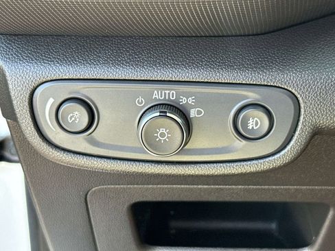 Used 2023 Chevrolet TrailBlazer LT FWD image 28