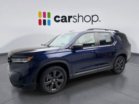 Used 2023 Honda Pilot Sport image 1