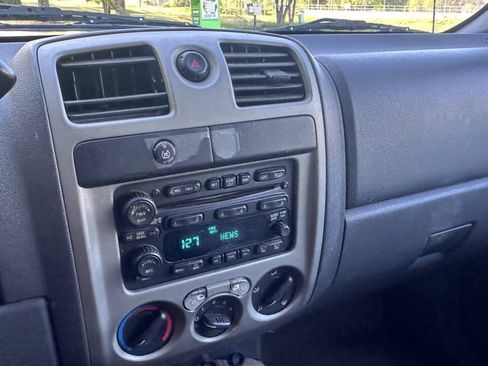Used 2005 Chevrolet Colorado LS RWD image 12