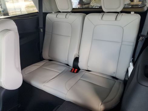 New 2026 Lincoln Aviator AWD image 26