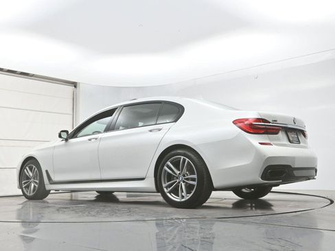 Used 2019 BMW 750i xDrive w/ M Sport Package AWD/4WD image 31