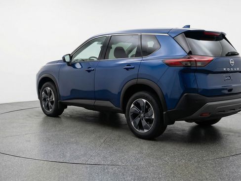 Used 2025 Nissan Rogue SV image 6