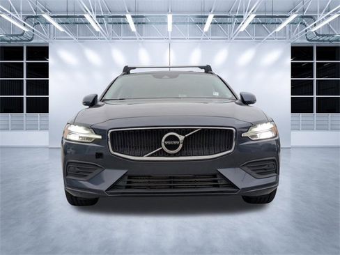 Used 2020 Volvo V60 T5 Momentum image 9