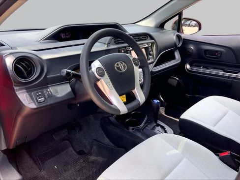 Used 2016 Toyota Prius C One FWD image 18