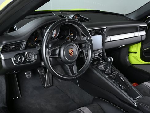 Used 2018 Porsche 911 GT3 RWD image 4
