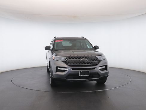 Used 2021 Ford Explorer XLT w/ Equipment Group 202A image 37