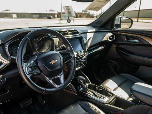 Used 2021 Chevrolet TrailBlazer ACTIV w/ Technology Package image 14