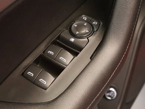 Used 2019 Chevrolet Blazer LT image 12