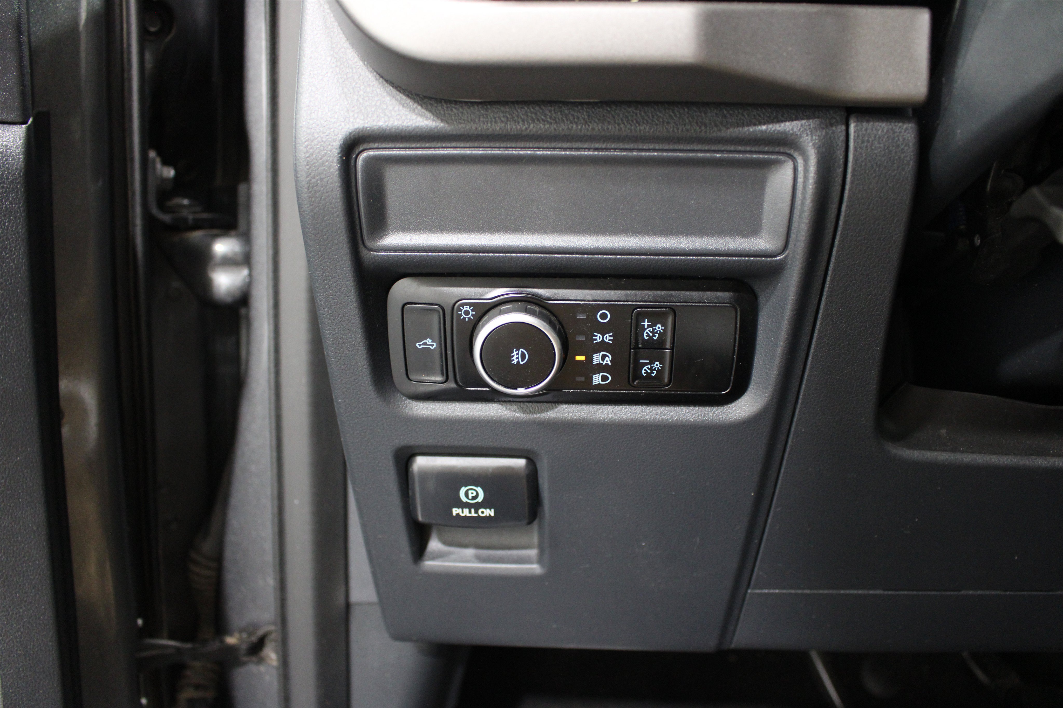 Used 2024 Ford F150 XLT w/ FX4 Off-Road Package AWD/4WD image 9