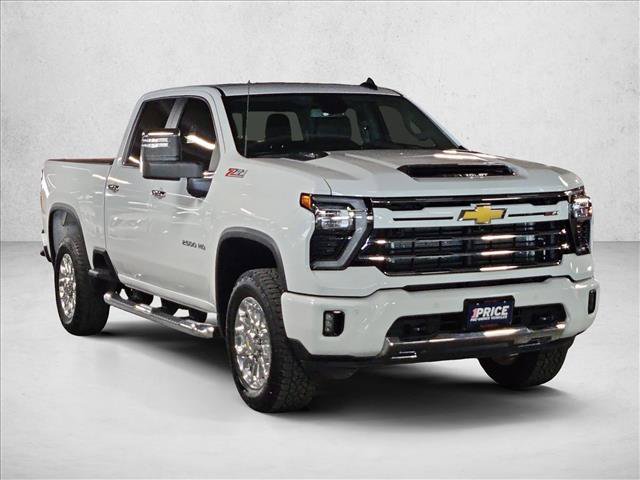 Used 2025 Chevrolet Silverado 2500 LT w/ Z71 Chrome Sport Edition AWD/4WD image 3