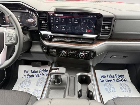 New 2026 GMC Sierra 1500 Elevation w/ LPO, Elevation Black Package AWD/4WD image 11