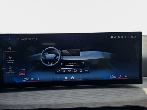 New 2026 BMW 330i Sedan w/ M Sport Package image 18