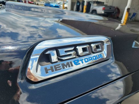 Used 2023 RAM 1500 Limited AWD/4WD image 9