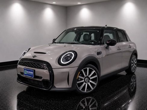 Used 2024 MINI Cooper S FWD image 1