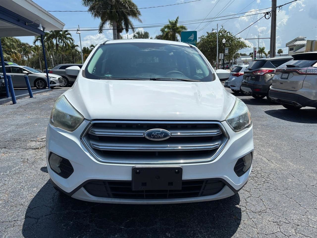 Used 2017 Ford Escape SE w/ SE Cold Weather Package FWD image 8