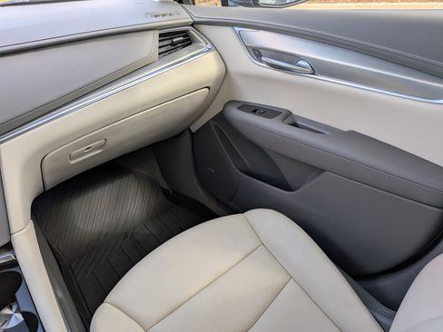 Certified 2022 Cadillac XT5 Premium Luxury w/ Technology Package FWD image 15