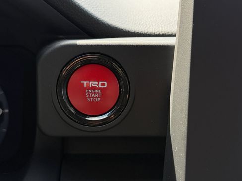 Used 2025 Toyota Tacoma TRD Sport AWD/4WD image 49