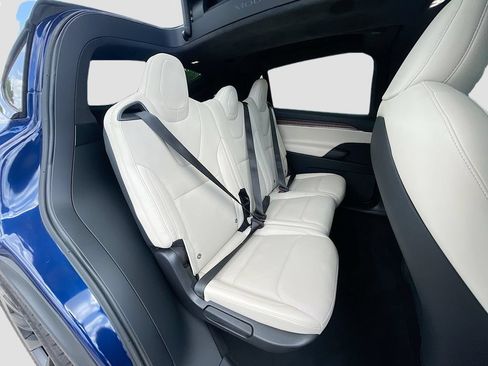 Used 2023 Tesla Model X AWD/4WD image 28