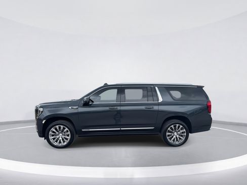 Certified 2022 GMC Yukon XL Denali w/ Denali Ultimate Package image 5