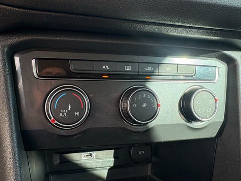 Used 2018 Volkswagen Tiguan S FWD image 19