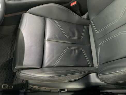 Used 2020 Audi Q3 2.0T Prestige w/ Prestige Package image 14