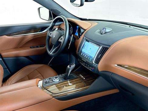 Used 2019 Maserati Levante S GranSport image 35