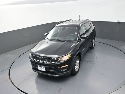 Used 2018 Jeep Compass Sport AWD/4WD image 15
