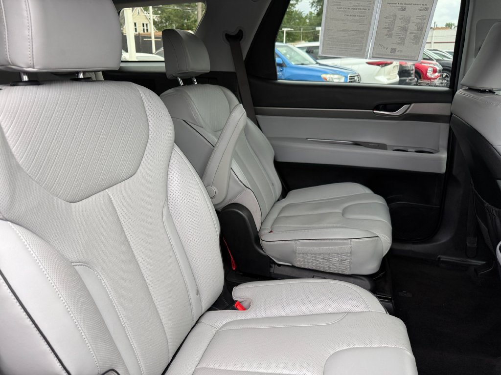 Used 2024 Hyundai Palisade SEL FWD image 24