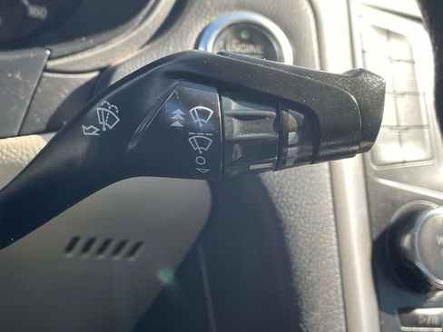 Used 2018 Ford Fusion SE FWD image 27