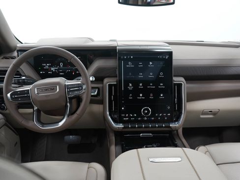 Used 2025 GMC Yukon Denali w/ Sun & Power Step Package AWD/4WD image 18