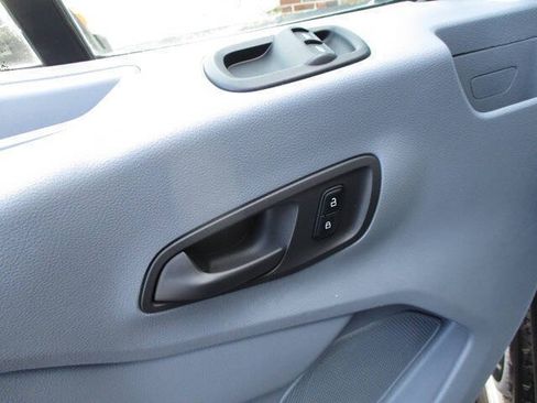 Used 2018 Ford Transit 150 XL RWD image 17