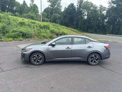 Used 2024 Nissan Sentra SV FWD image 6