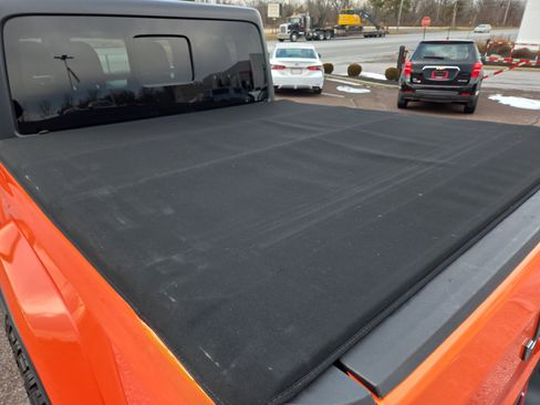 Used 2020 Jeep Gladiator Overland image 32