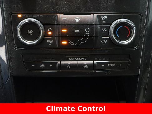 Used 2018 Ford Explorer FWD image 19