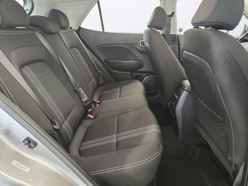 Used 2025 Hyundai Venue SEL FWD image 25