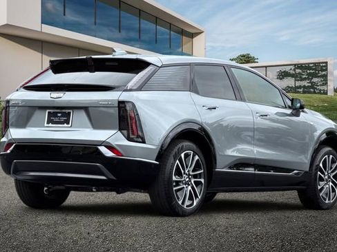 New 2026 Cadillac Optiq Sport 1 w/ LPO, Floor Liner Package AWD/4WD image 4