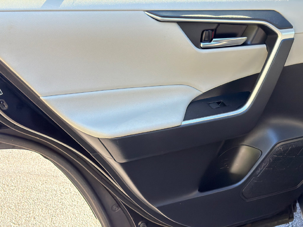Used 2020 Toyota RAV4 XLE w/ Convenience Package FWD image 24