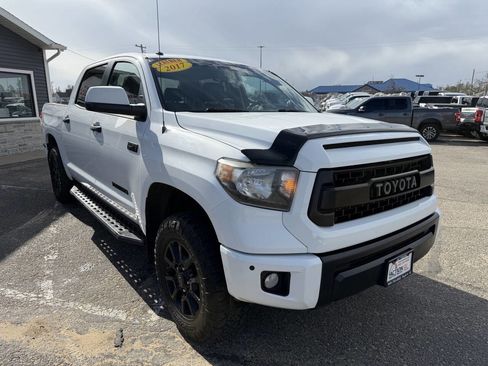Used 2017 Toyota Tundra SR5 image 7