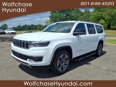 Used 2024 Jeep Wagoneer L Series II RWD image 1