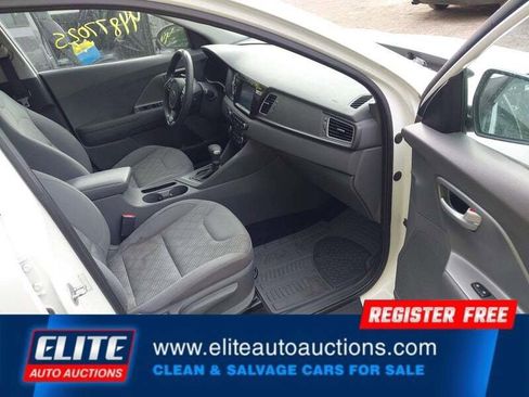 Used 2017 Kia Niro LX FWD image 10