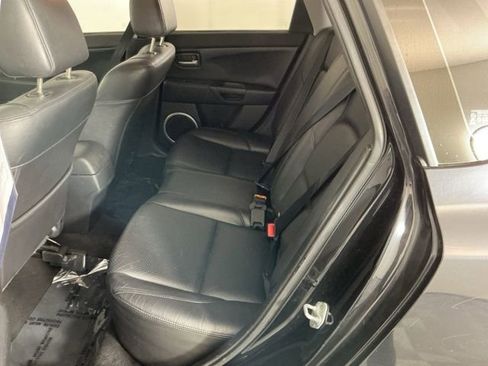 Used 2004 MAZDA MAZDA3 s w/ Moonroof & 6-CD Pkg FWD image 23