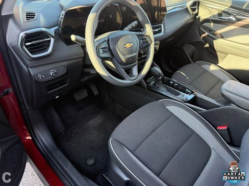 Used 2025 Chevrolet TrailBlazer LT FWD image 11
