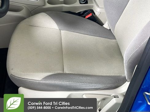 Used 2013 Ford Focus SE FWD image 21