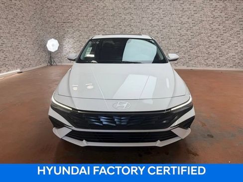 Certified 2025 Hyundai Elantra SEL FWD image 2