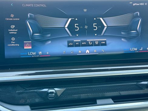 Used 2024 BMW X7 xDrive40i w/ Executive Package AWD/4WD image 16