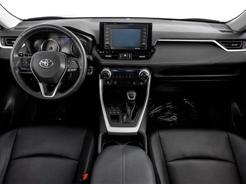 Used 2021 Toyota RAV4 XLE Premium image 13