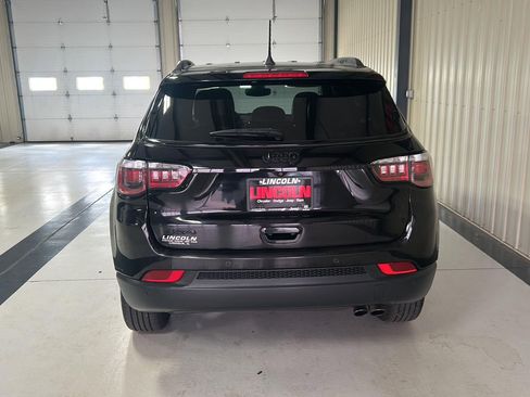 Used 2019 Jeep Compass Latitude AWD/4WD image 8